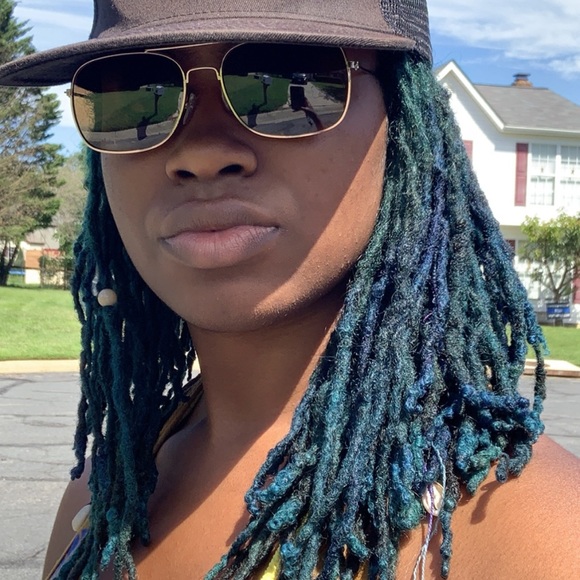 Meet your Posher, Ladyoman - Picture 2 of 11